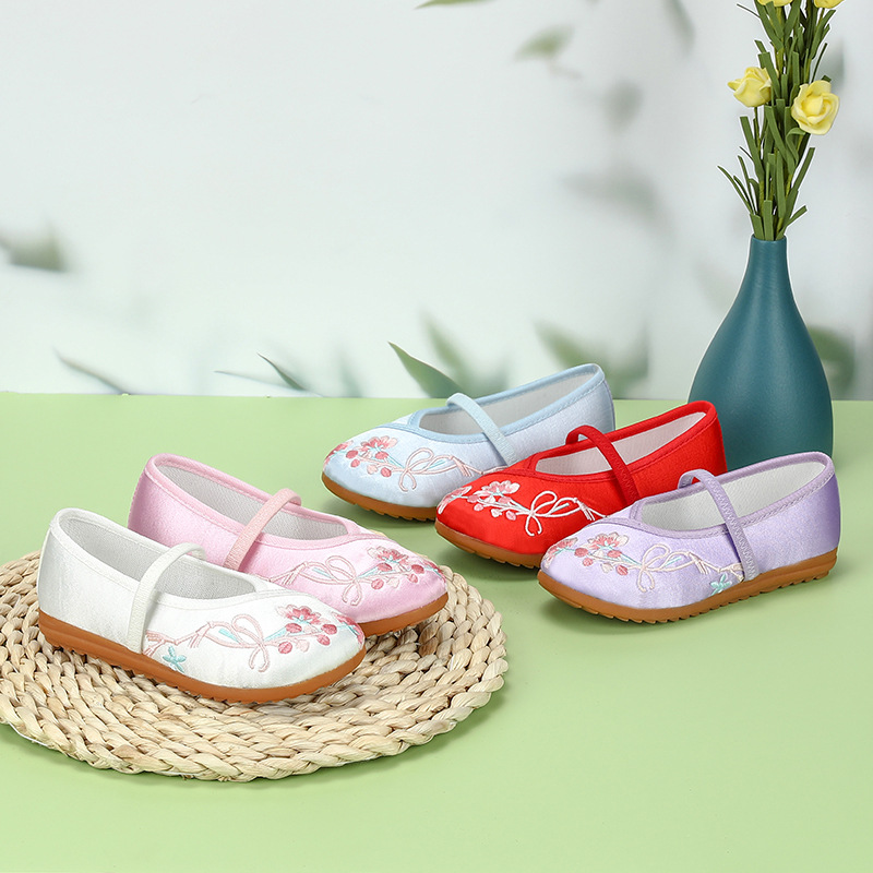 女童春秋季古装品质款中国风布鞋爆款汉服鞋演出鞋升级刺绣梅花鞋