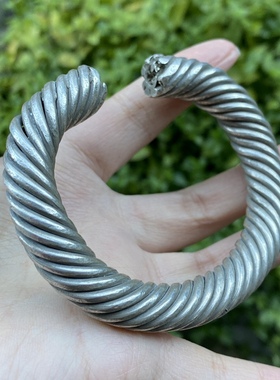 〓老工艺〓纯手工打造老银手镯 少数民族老手工银饰 纽丝老银手镯