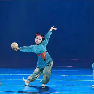 六一节少儿古典舞蹴鞠乐舞蹈演出服中秋汉服男女童中式唐装表演服