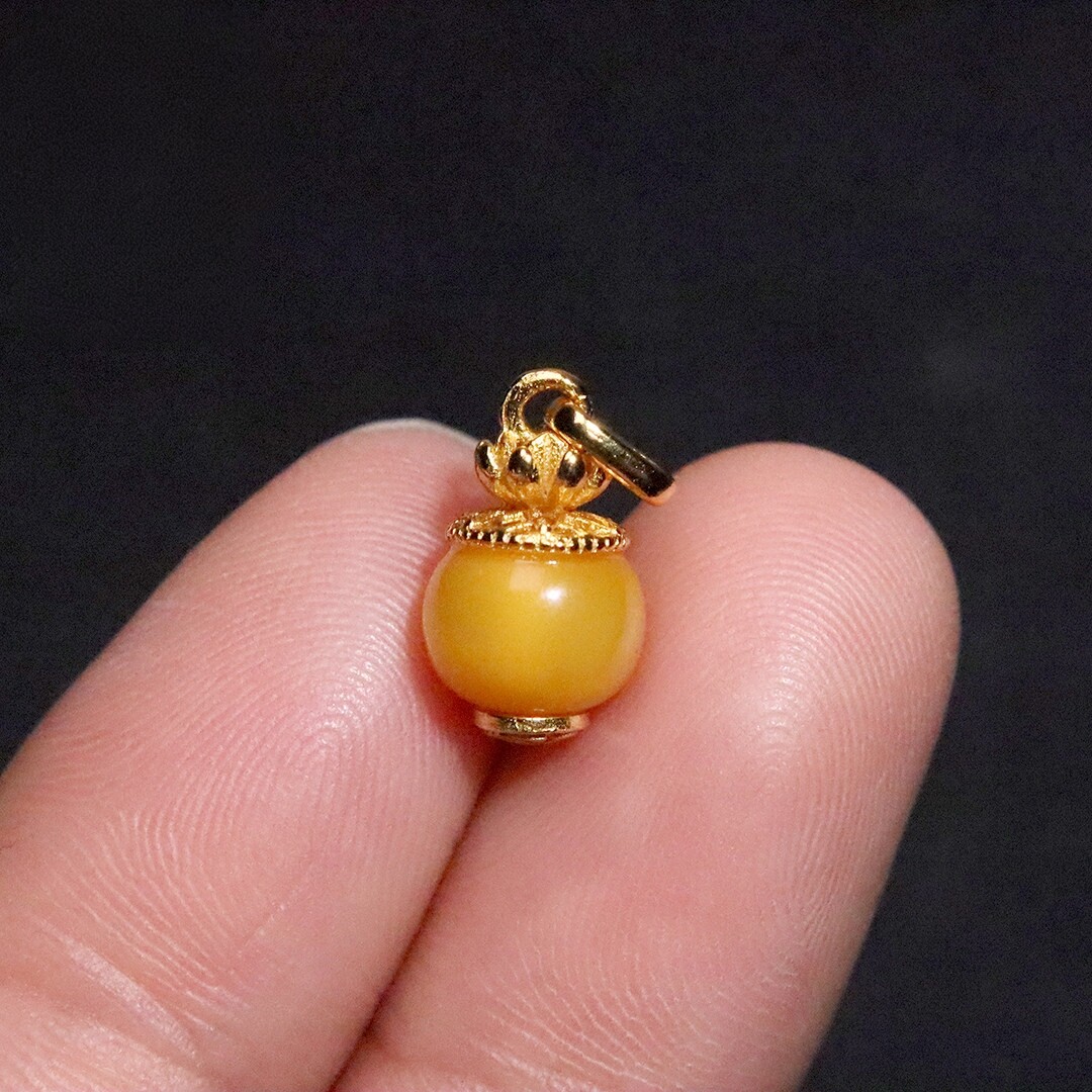 925银镀金蜜蜡桶珠莲花吊坠