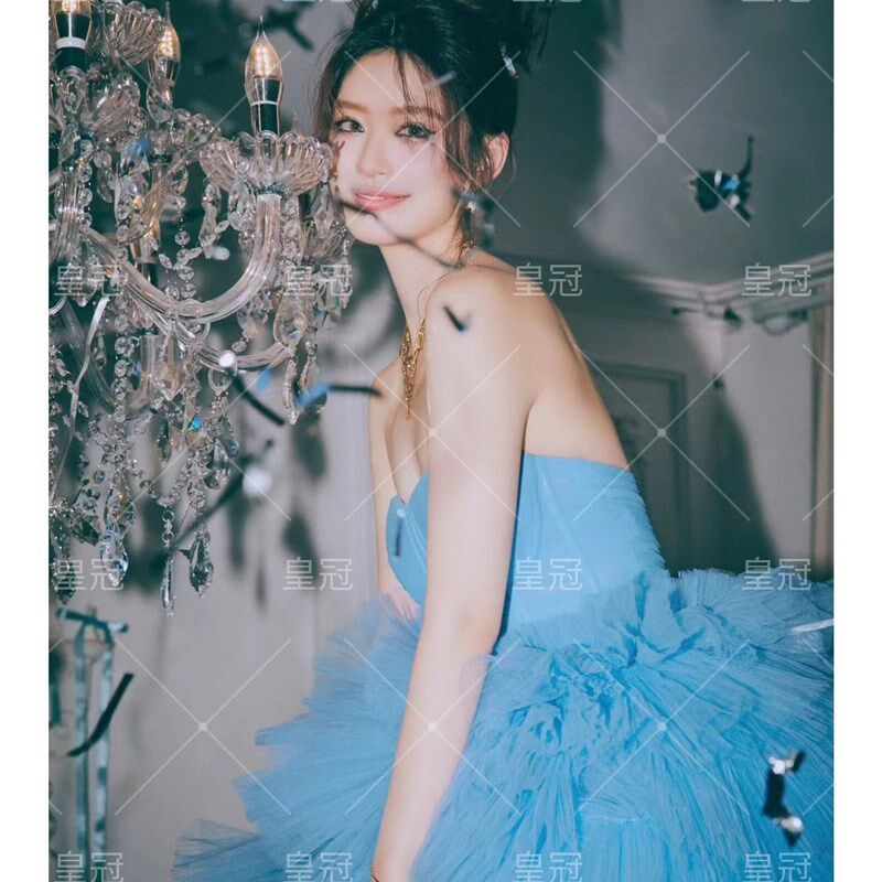 新款韩杂少女生日写真主题服装时尚小清新画报风轻婚纱艺术照摄影