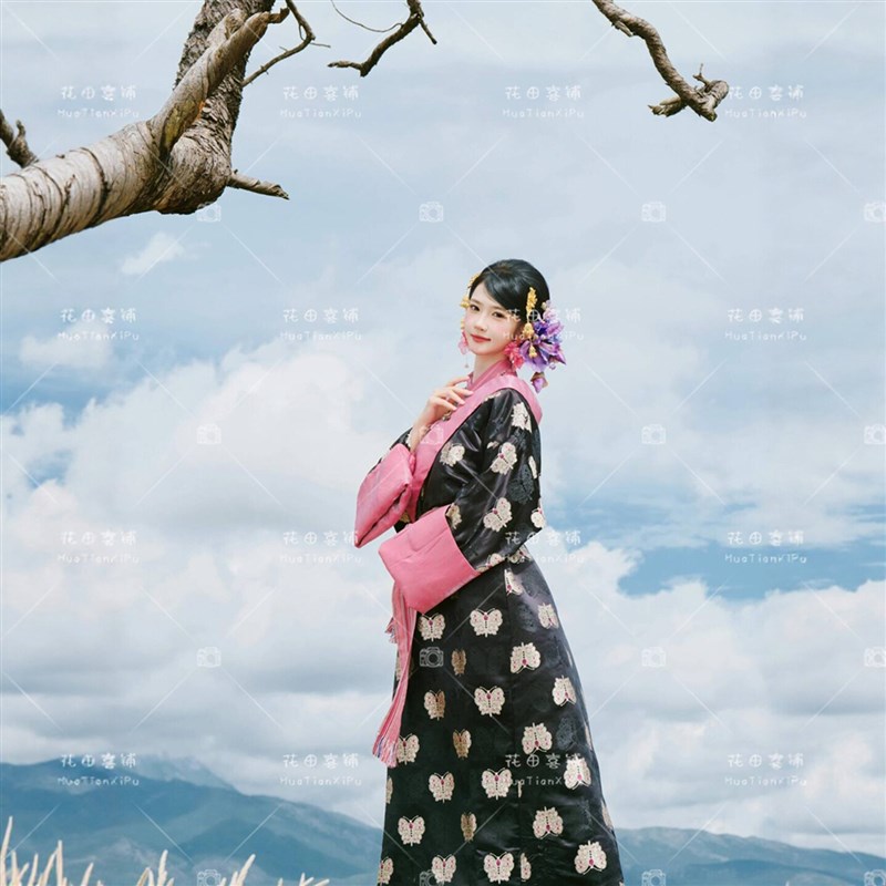 新款西藏旅拍摄影藏族藏袍藏服拉萨民族云南藏族写真拍照服饰服装