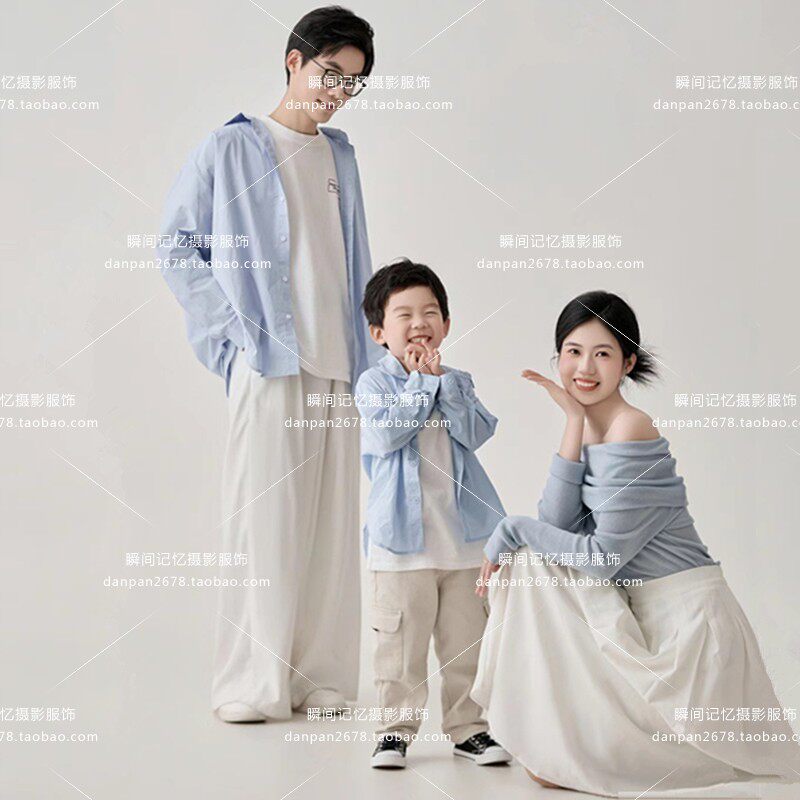 照相馆新款一家三口全家福摄影服装简约蓝色小清新家庭装拍照亲子