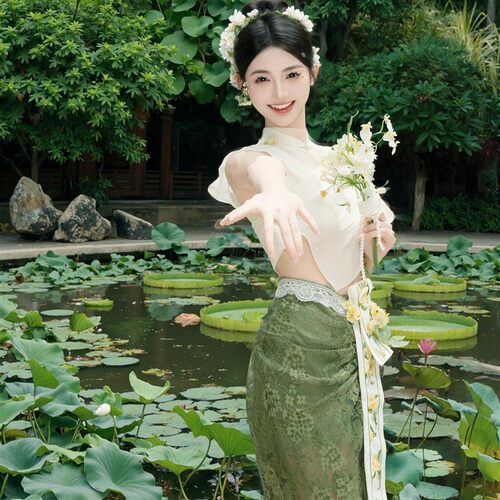 云南西双版纳服装傣族中式套装民族泼水节旅游拍照女装旅拍摄影