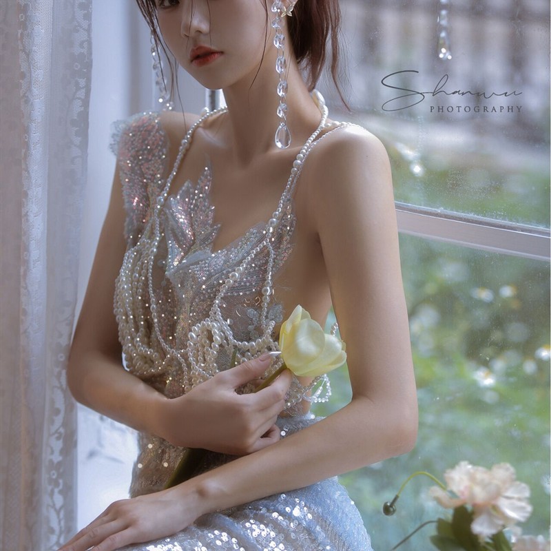 2023亮片裙私房写真主题服装照相馆新款少女唯美私密艺术照摄影服
