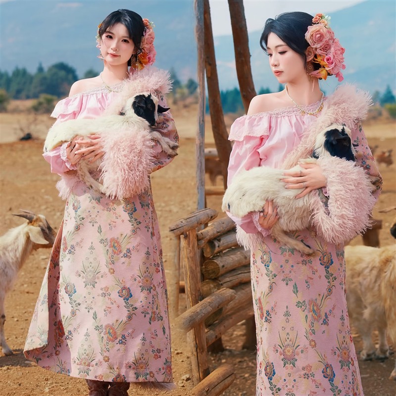 新款藏族藏服服装丽江云南西藏清新民族旅拍服饰藏袍少女写真摄影
