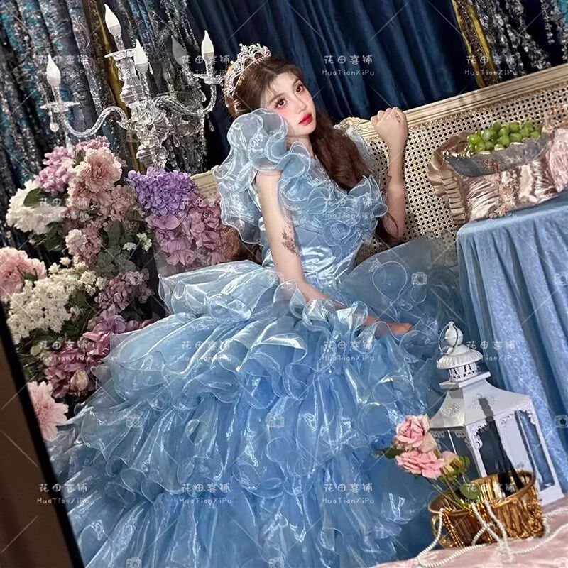 2026新款影楼宫廷法式梦幻蓝色油画公主风轻婚纱氛围感写真摄影服