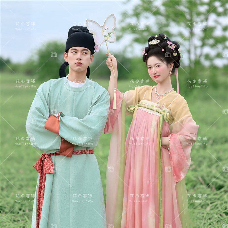 新款情侣古风唐制俏皮可爱古装汉服婚纱照外景照相馆拍照主题服装