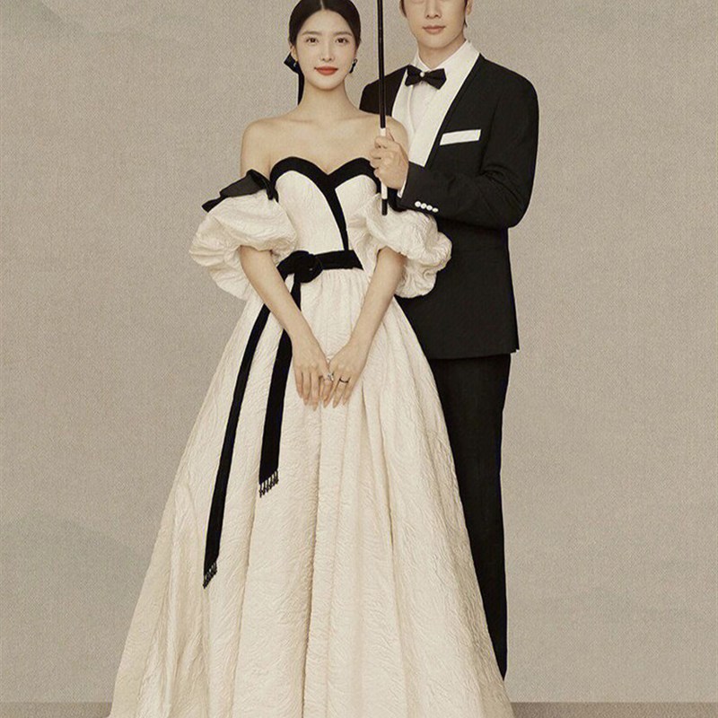 照相馆新款主题拍照服装复古情侣工笔画室内缎面婚纱彩纱抹胸式礼