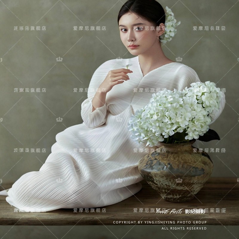 2025影楼新款主题新中式写真古典韵味国风旗袍复古个人艺术照服装图片