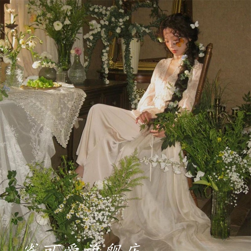 影楼新款法式复古蕾丝连衣裙纯欲风少女在家拍照个人摄影服装