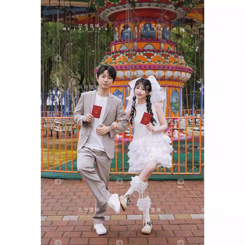 00后登记领证情侣装婚纱摄影服装韩杂学院风情侣主题艺术照摄影服