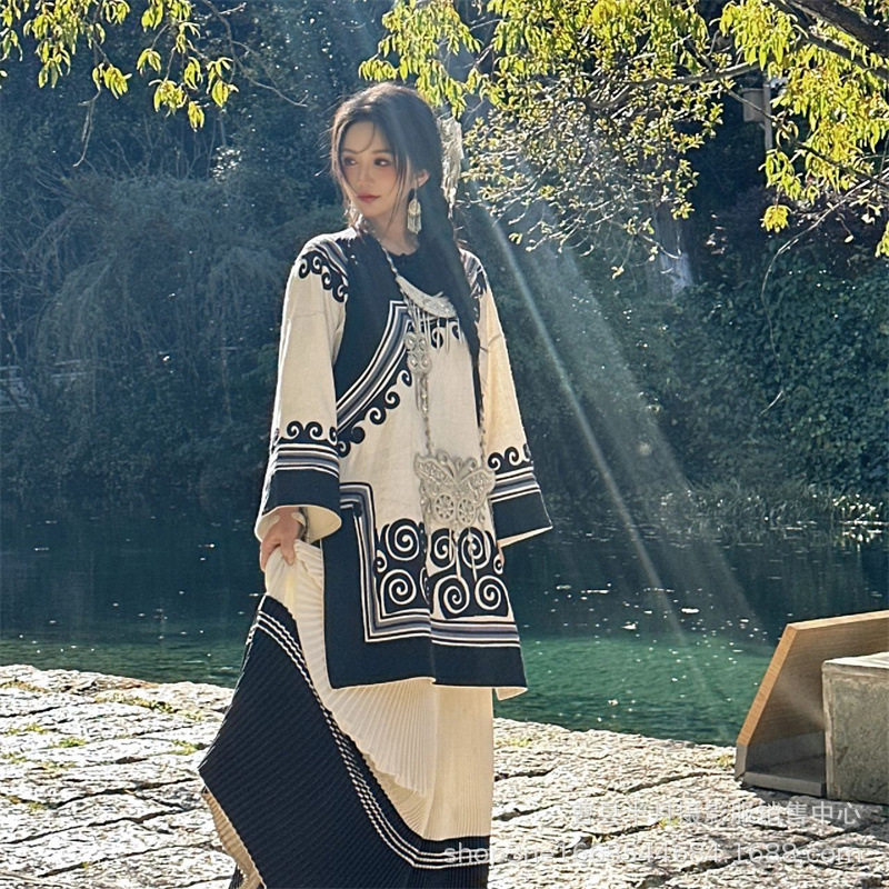 新款影楼服饰彝族少女昂卡赛诺彝族服装四川大凉山白彝服装摄影服