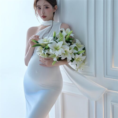 影楼新款白色高级感室内主题写真服装孕妈咪纯欲御姐风艺术照摄影