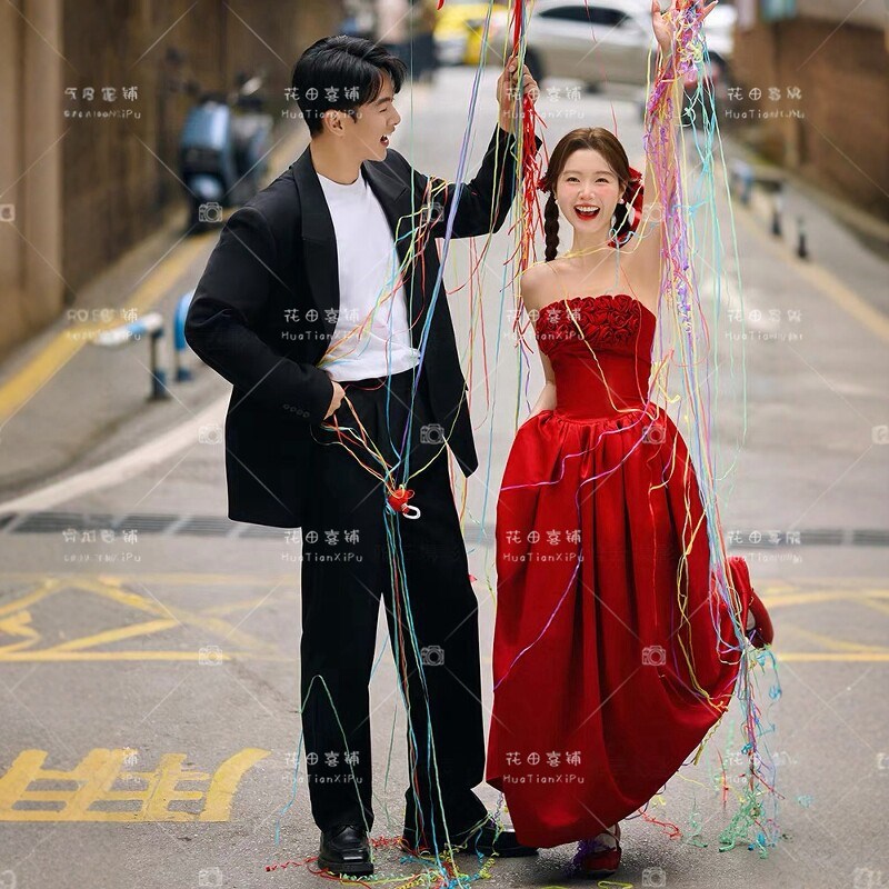 红色抹胸礼服新娘晨袍订婚敬酒服领证结婚照街拍喜嫁照相馆主题服
