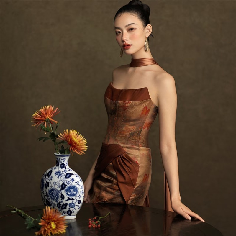新款影楼拍照主题服装室内新中式工笔画简约抹胸情侣摄影婚纱礼服