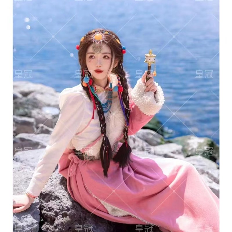 2023新款藏袍藏族服装女写真旅拍粉色毛领西藏民族风服饰藏裙长袍