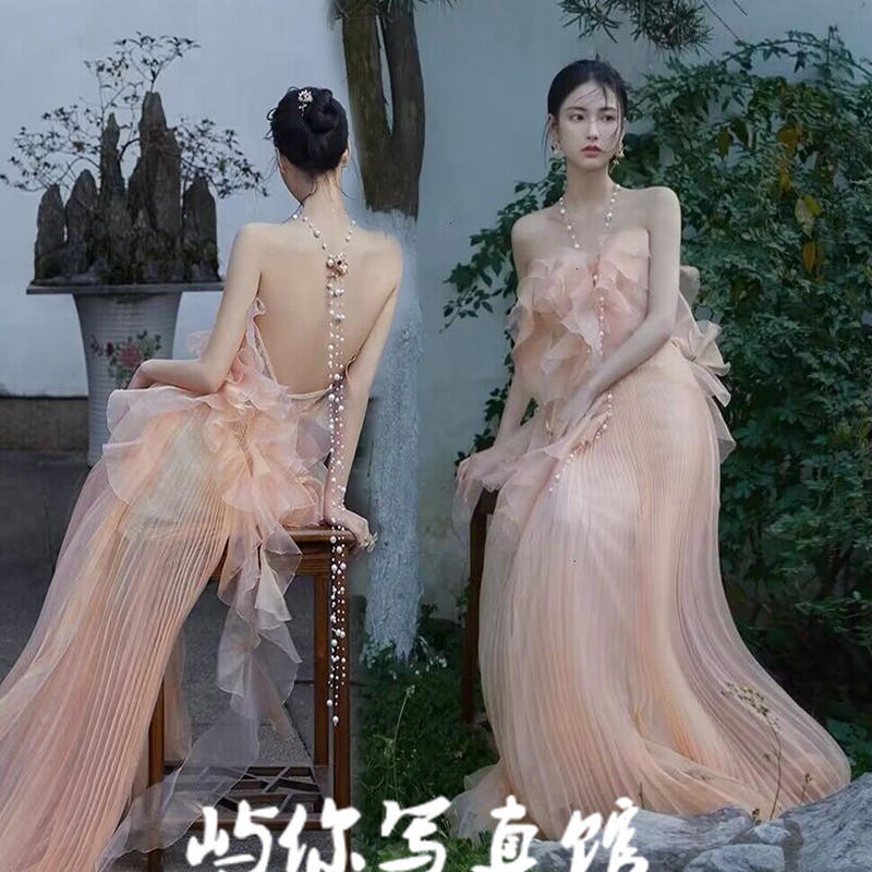 影楼新款旅拍露背粉色纱裙中国风主题画报艺术照婚纱情侣摄影礼服