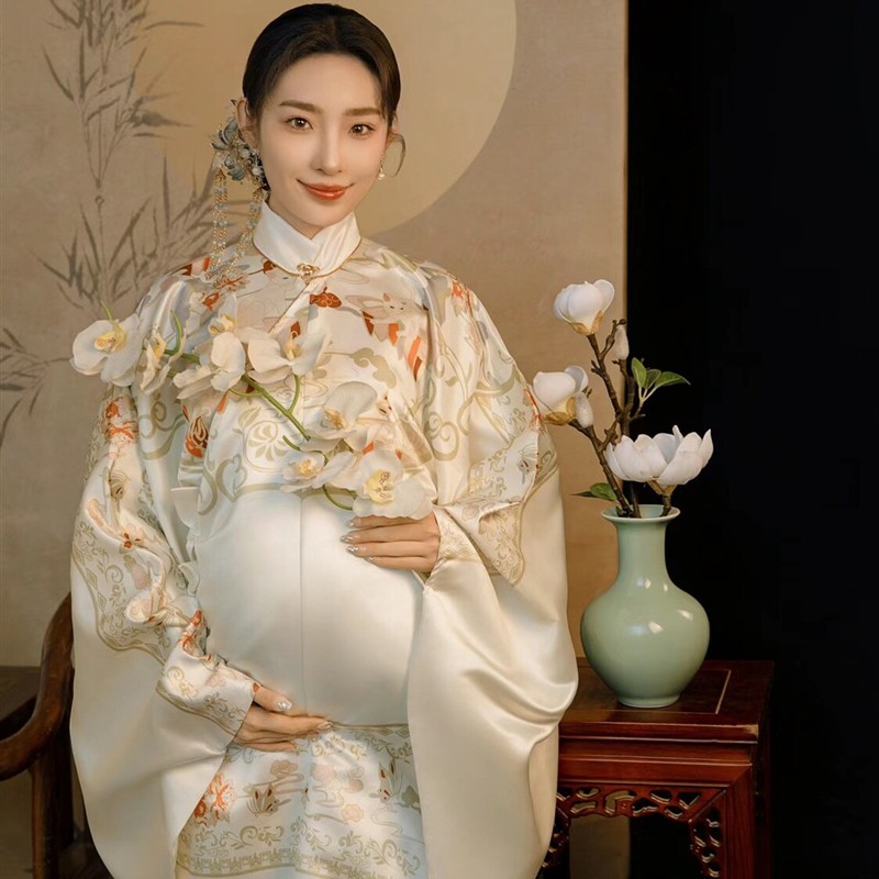 孕妇新款照相馆中式拍照情侣复古古装唐装礼服明制汉服摄影拍照服