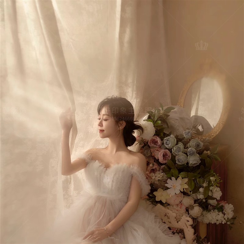 展会新款照相馆摄影孕妇拍照服装重工白色婚纱主题孕妈写真服饰礼