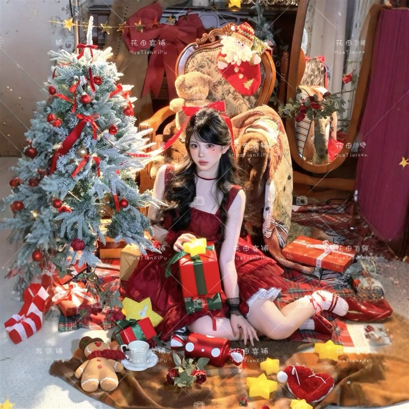 2026新款照相馆红色耶诞主题罗莉塔少女新年氛围感个人写真艺术服