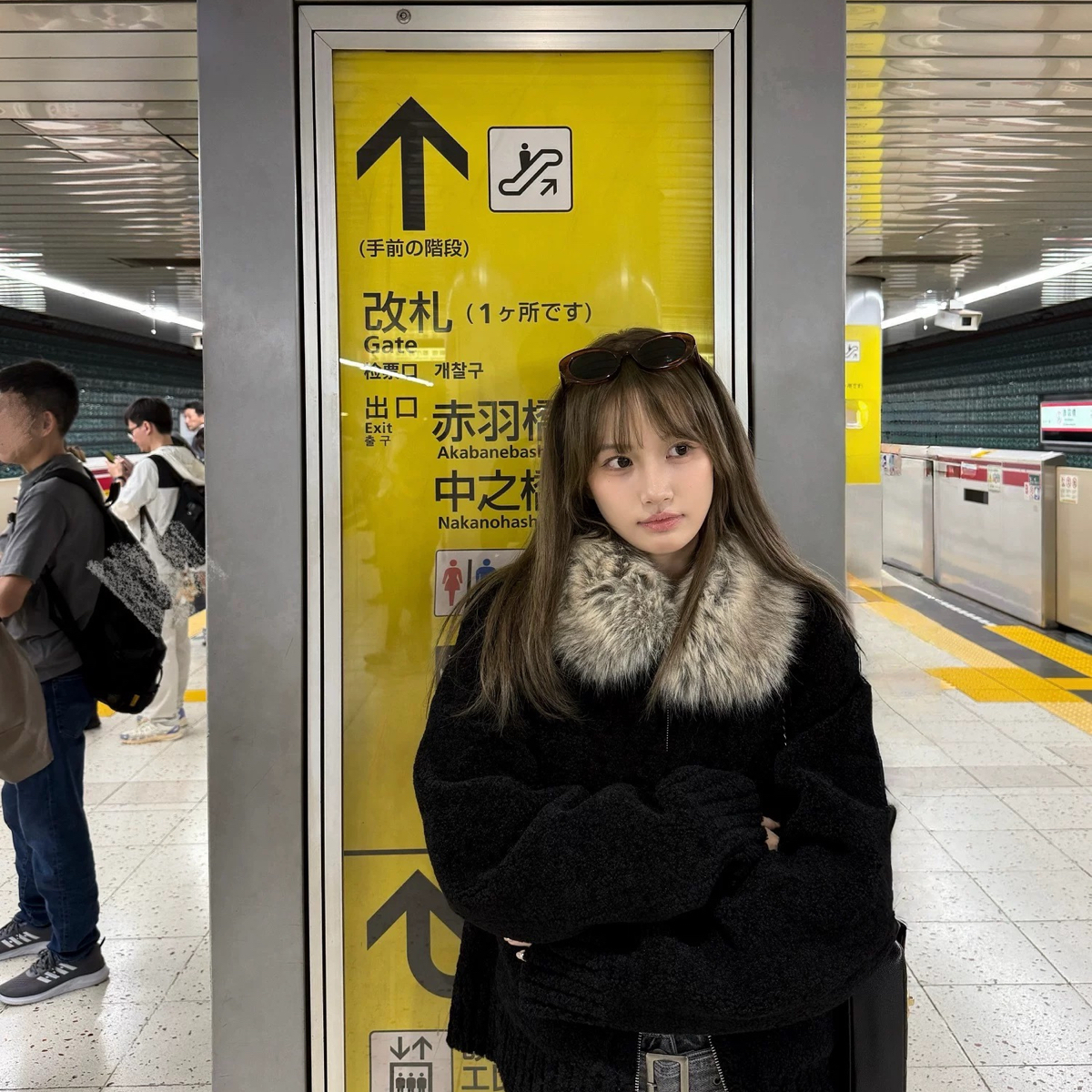 HEY BELLA-羔毛仿皮毛一体无敌精致显瘦洋气短外套(配毛领)E6657