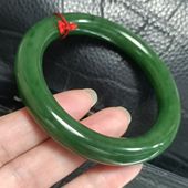强烈推荐 和田碧玉俄料七号矿菠菜绿圆条手镯浓郁细腻油润过灯高货