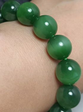 推荐高端和田碧玉俄料阳绿手串颗颗猫眼效应强圆润饱满13mm大尺寸