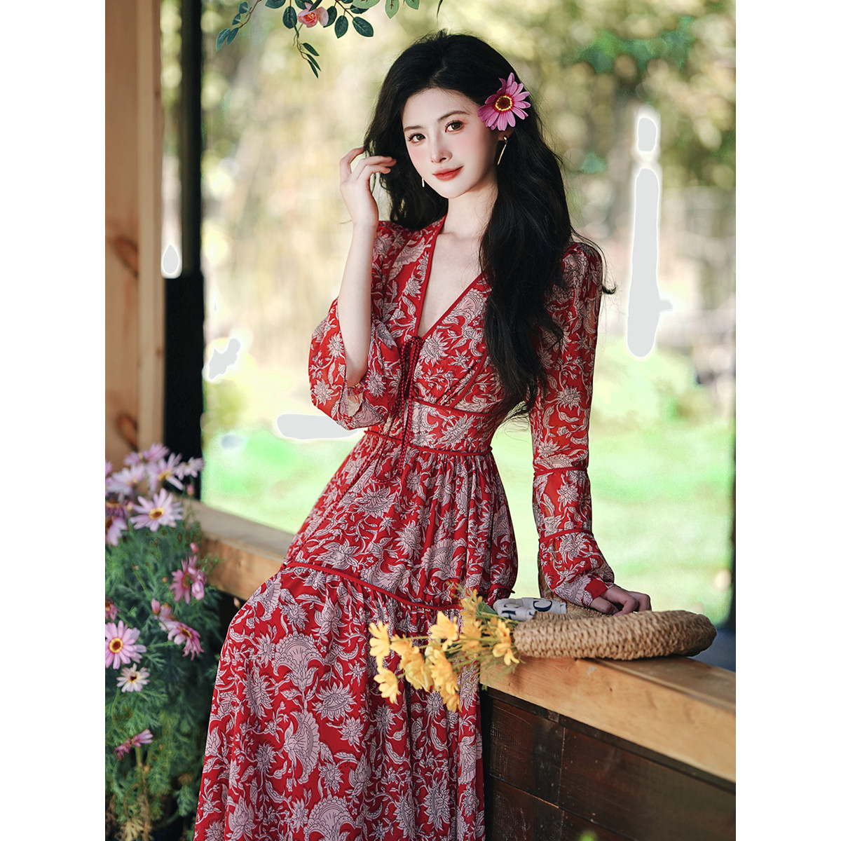 2026新款民族风红色印花大摆长袖度假连衣裙法式小众收腰a字裙子