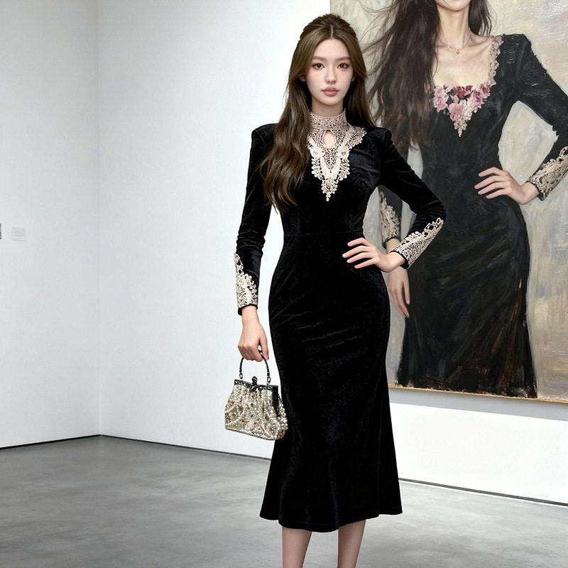 2025秋冬新款黑色丝绒蕾丝拼接修身名媛风鱼尾长裙女款立领礼服裙