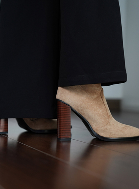 Fermina 短靴女高跟方头瘦瘦靴新款通勤女靴子绒面时装靴方跟短筒