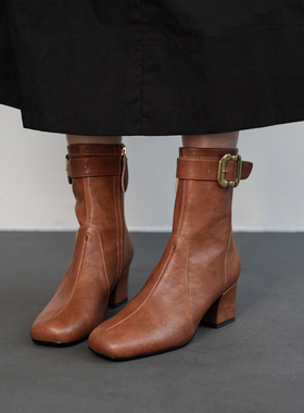 Fermina 皮带扣中古高跟短靴女粗跟简约设计感通勤女靴气质单靴秋