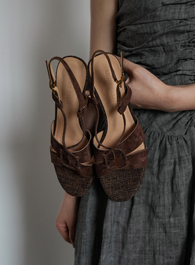 Fermina 轻复古露趾凉鞋女粗跟中跟鞋夏季新款简约罗马凉拖鞋气质