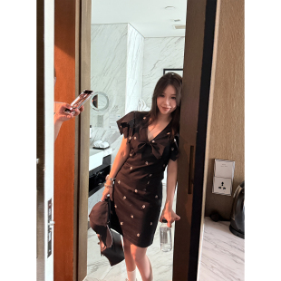 海莉法式 女夏季 复古 轻透花边衬衫 定制面料黑色绣花连衣裙 Scout