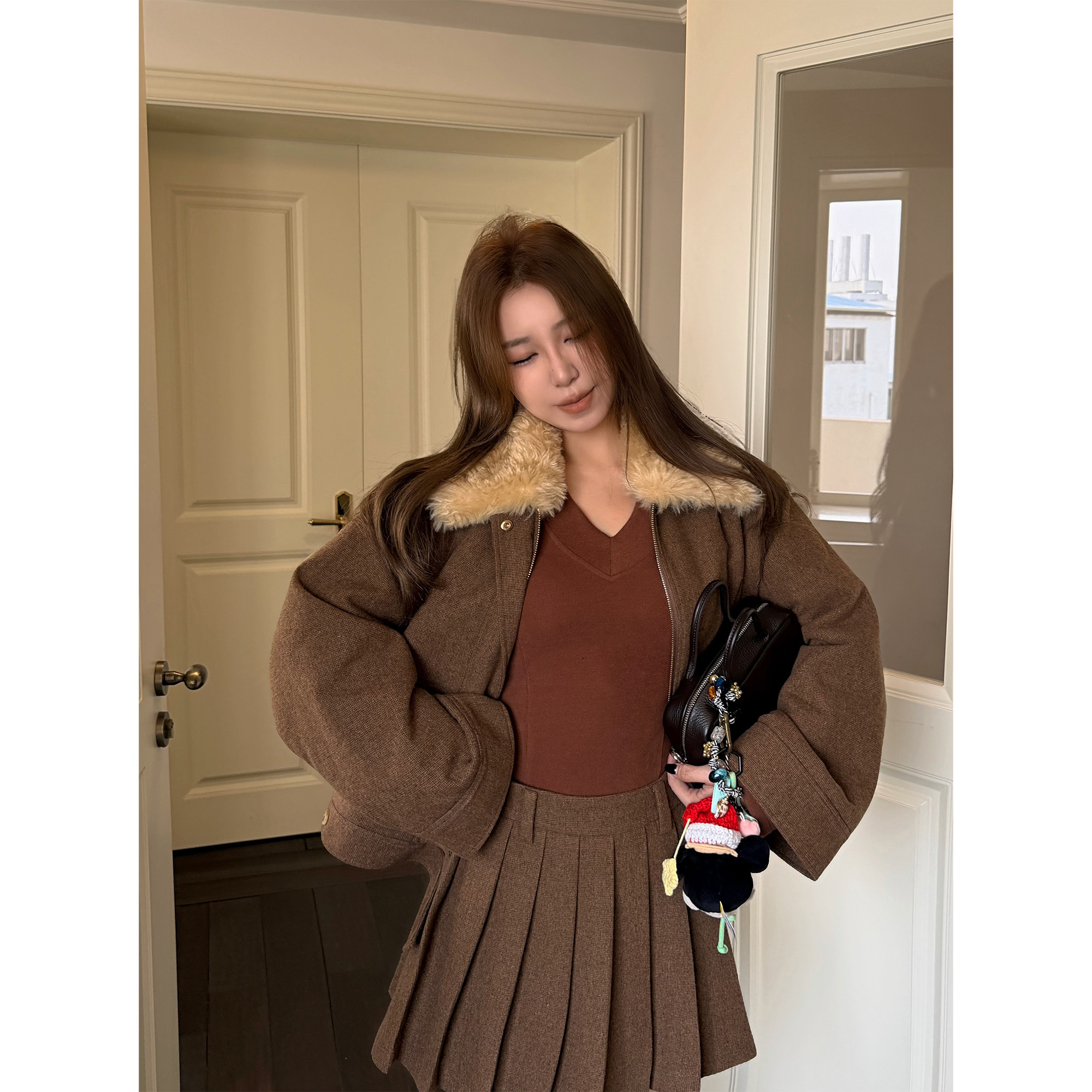 Scout 俏皮马鞍棕 点彩羊毛小廓形工装毛毛领棉服+百褶小短裙套装