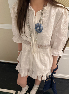 Scout松弛度假感 复古镂空白色蕾丝拼接法式中袖中长款衬衫上衣女