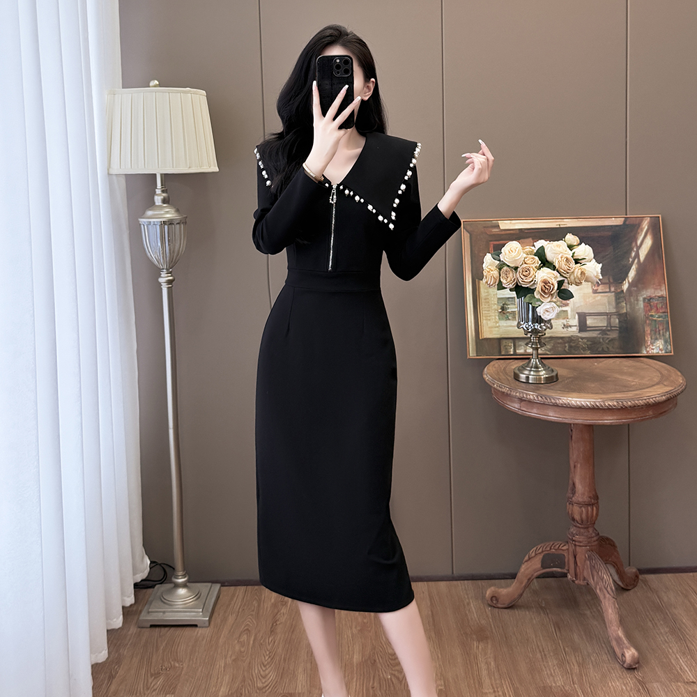 新品秋冬大码时尚翻领钉珠重工气质显瘦赫本风连衣裙