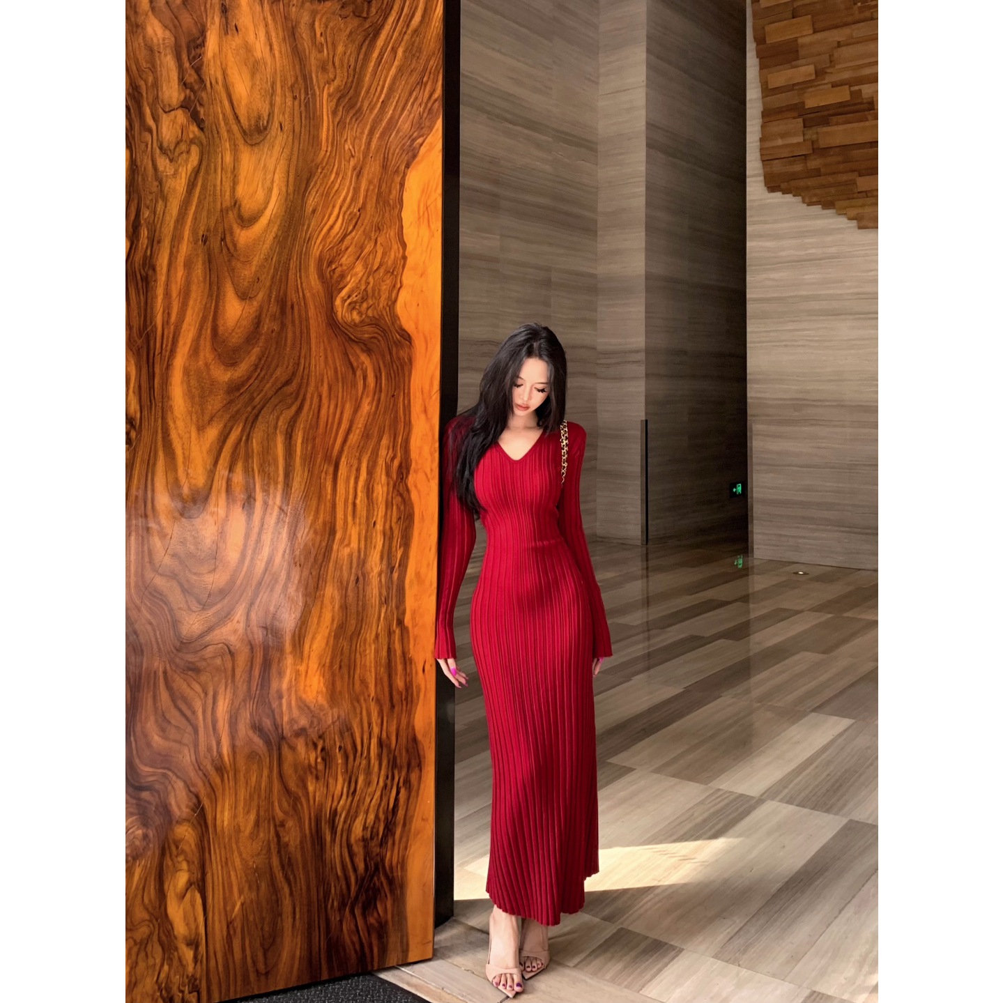 新品实价 韩系女人味十足 舒适度拉满V领针织裙修身内搭