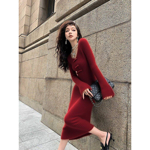 韩国过年战袍高级感裙子女冬轻奢高端巨好看新中式红色毛衣连衣裙