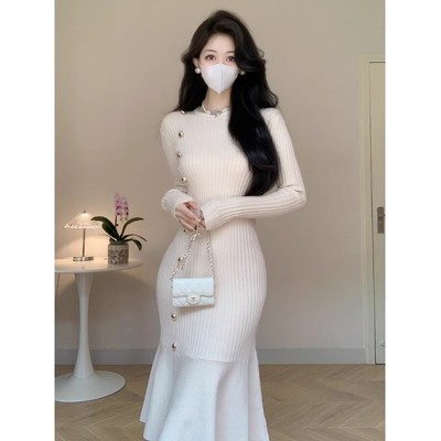 配大衣内搭打底鱼尾针织连衣裙女秋冬新款韩国chic法式小众毛衣裙