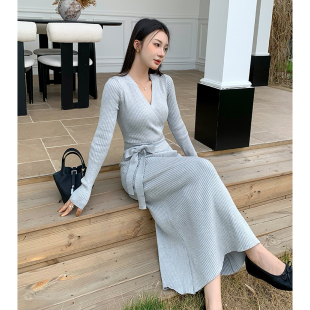 新品 毛衣针织连衣裙气质V领女秋冬显身名媛打底中长裙子 法式