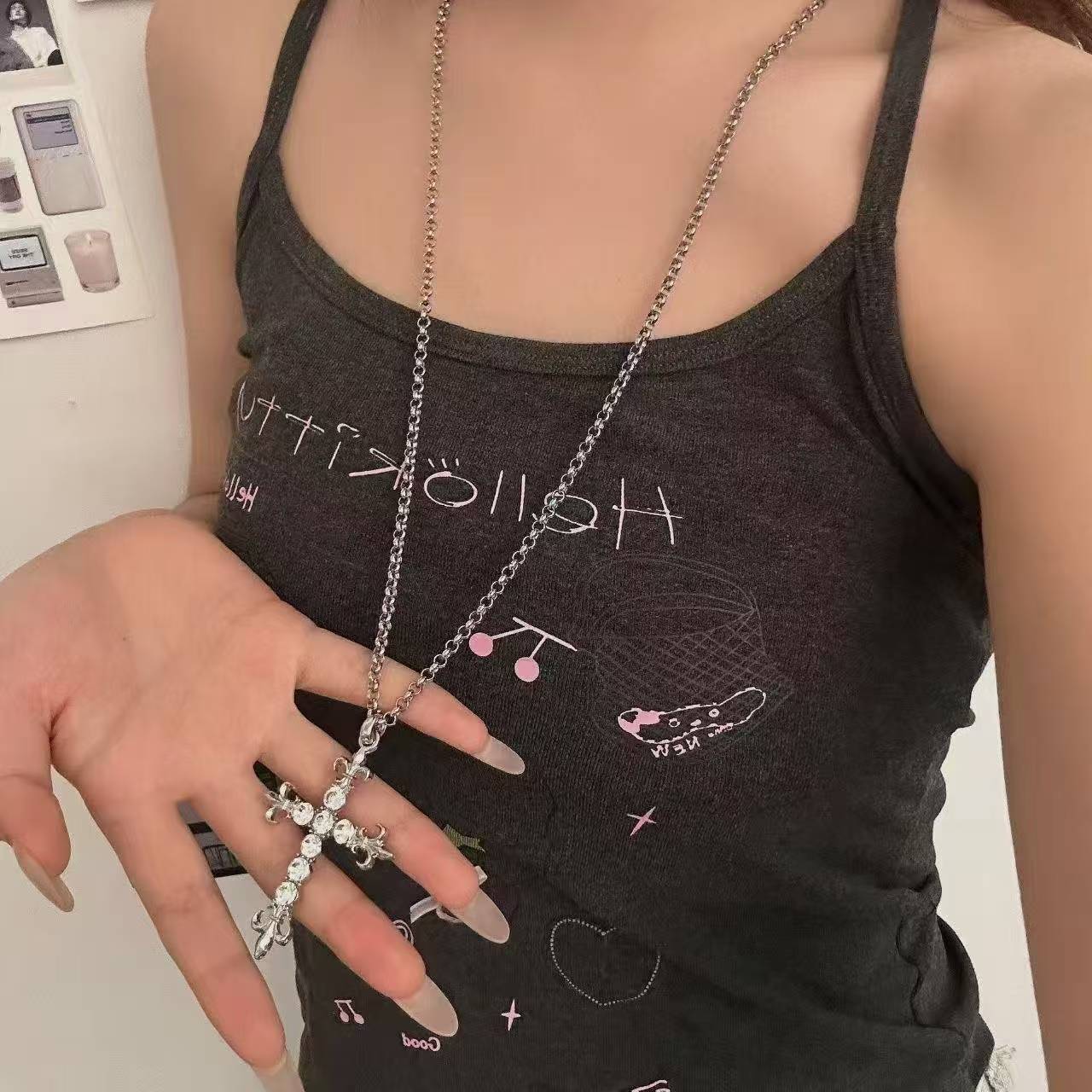 Y2K辣妹风镶钻十字架项链轻奢高级感卫衣链ins甜酷风项饰女吊坠酷