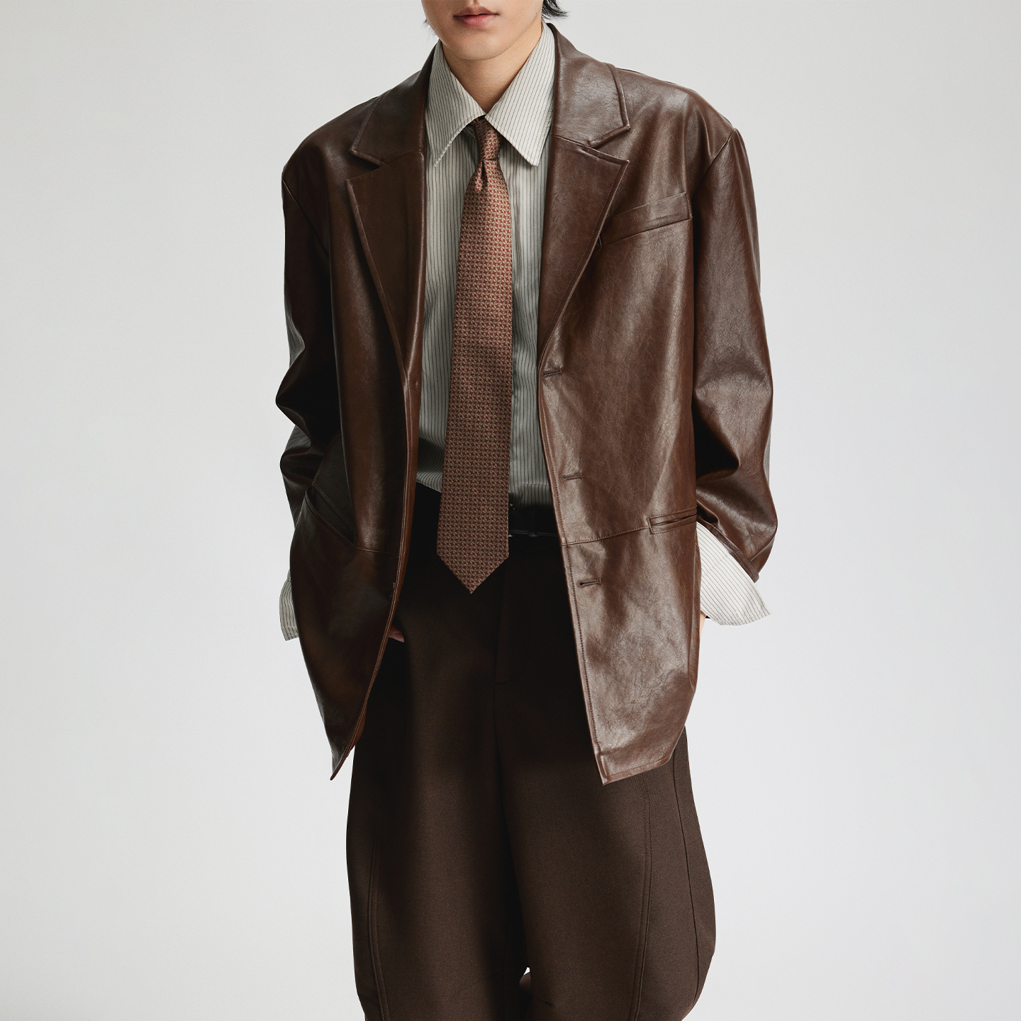 三木公白复古高级感皮衣西装外套