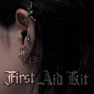 钛钢做旧朋克防过敏重工不褪色 蜘蛛网锆石耳钉耳环 MAS救护所