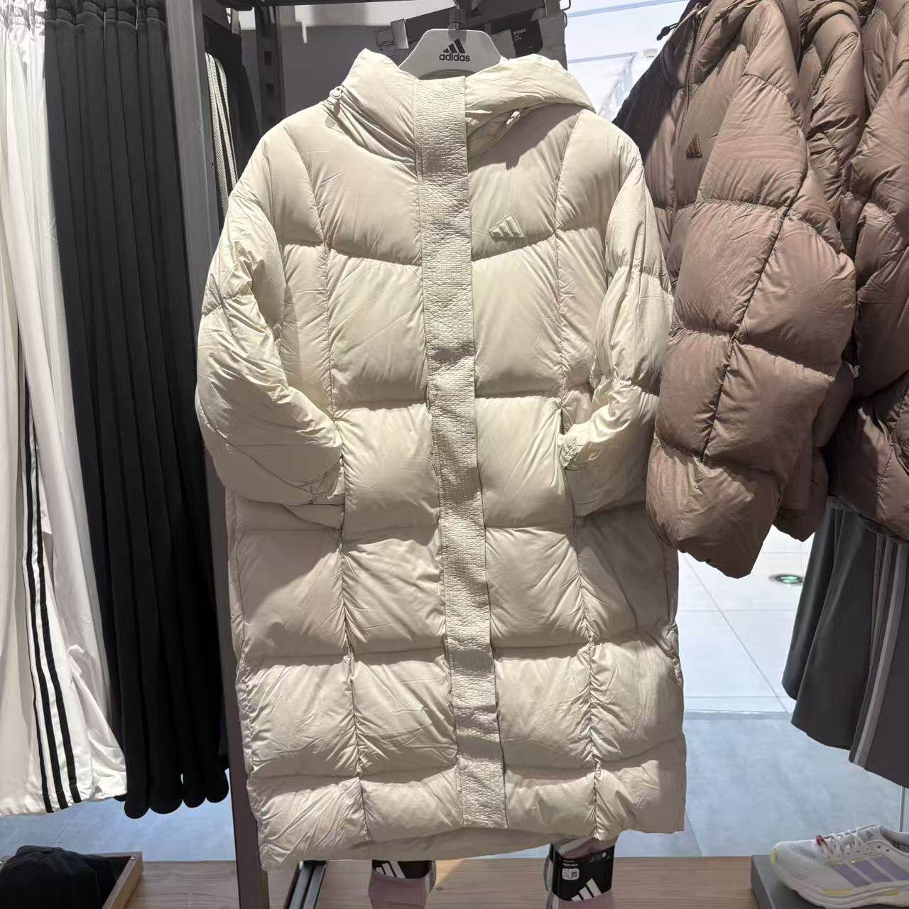adidas阿迪达斯26新款女中长款羽绒服拒水防风保暖外套冬季KW4742
