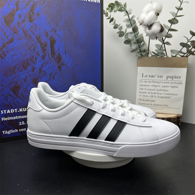 Adidas阿迪达斯男子春季款NEO低帮系带耐磨运动休闲板鞋 DB0160-封面