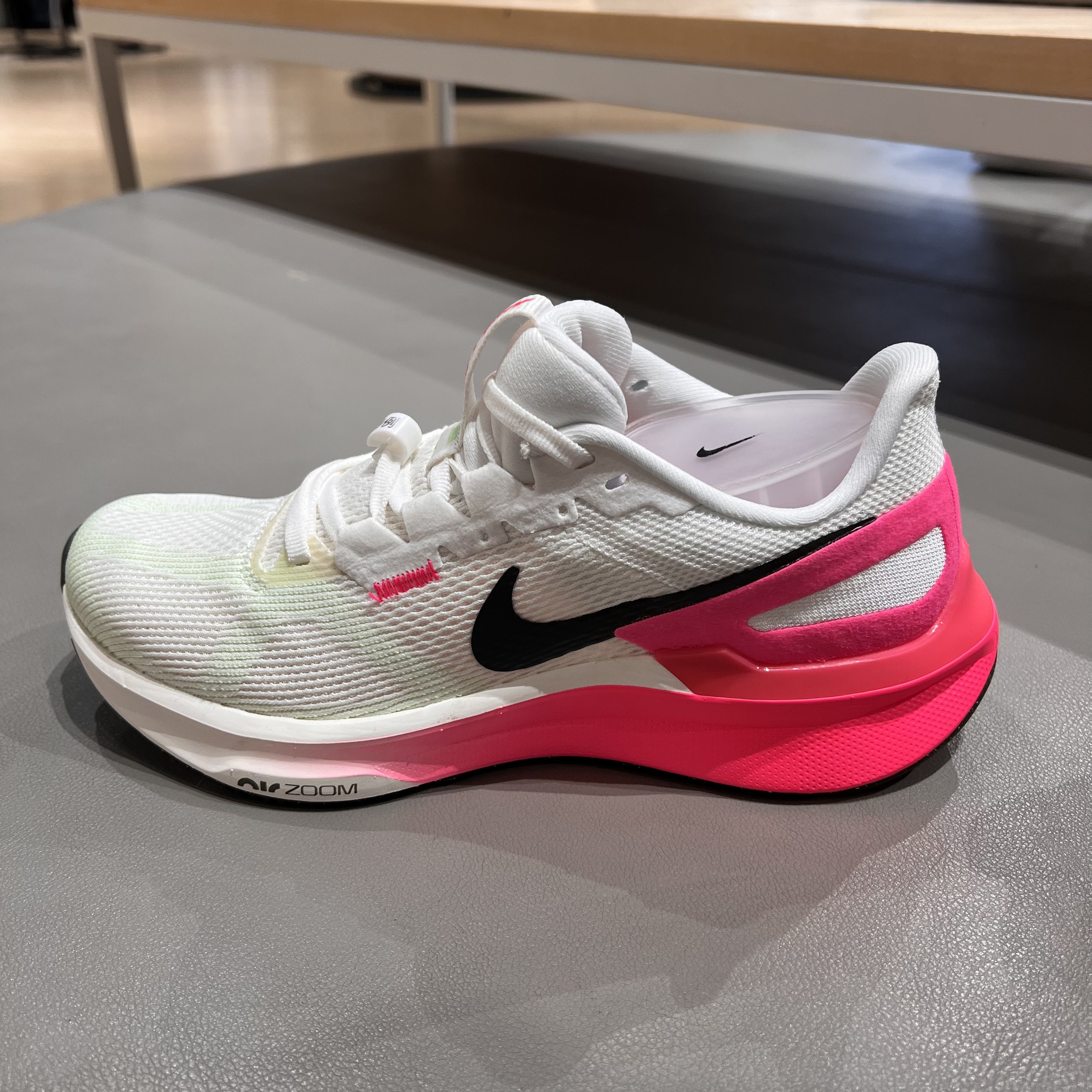 NIKE耐克女鞋25夏新款STRUCTURE 25网眼透气运动跑步鞋IB7452-100