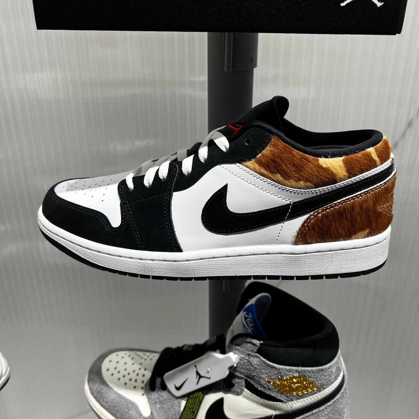 耐克/Nike Air Jordan 1AJ1黑白棕男子低帮运动篮球鞋IX8740-101