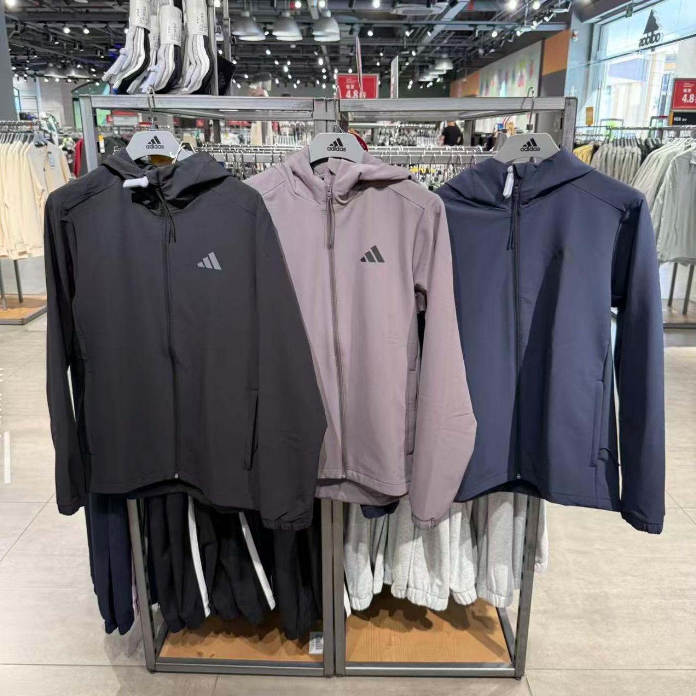 Adidas阿迪达斯男冲锋衣春秋夹克梭织拒水防风户外运动外套KB1750