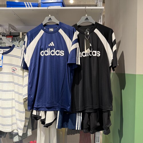 Adidas阿迪达斯男子26新款足球风宽松休闲运动圆领短袖T恤KF4725